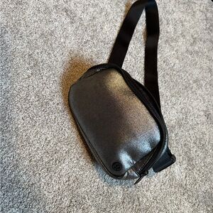 lululemon Crossbody silver